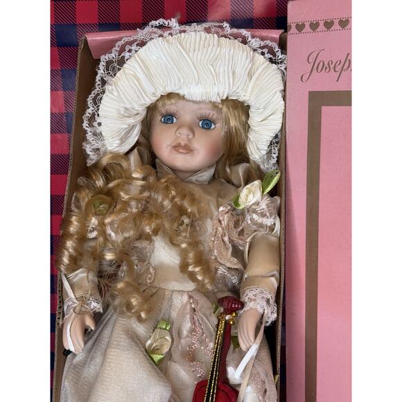 JOSEPHINA COLLECTION 18" FINE PORCELAIN ANIMATED MUSICAL DOLL IN BOX - Picture 2 of 8